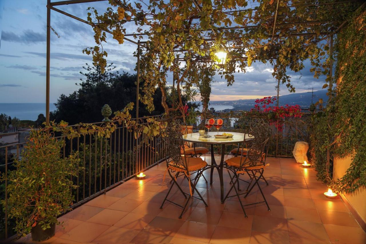 Villa Le Terrazze Del Teatro Greco Taormina Exterior foto